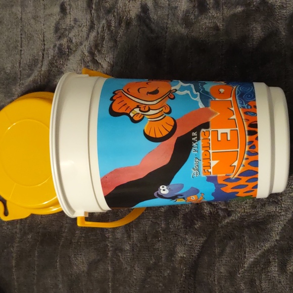 Disney Popcorn Bucket - Finding Nemo - Picture 1 of 5